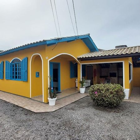 Casa 300M Da Praia Com Lindo Jardim! Флорианополис Экстерьер фото